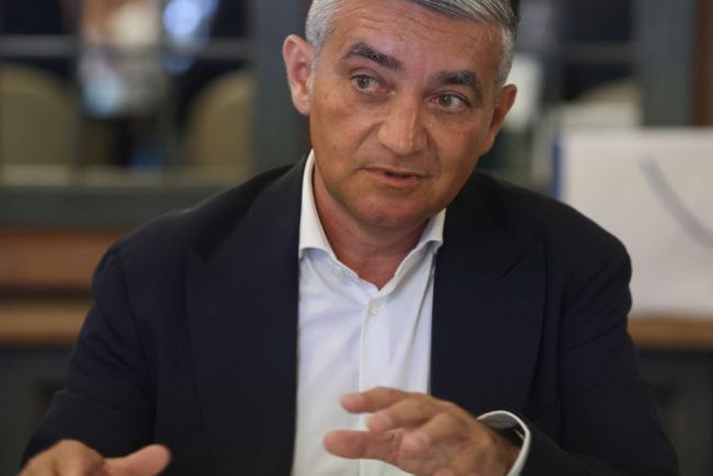 Primarul Sinaiei Vlad Oprea pus sub control judiciar