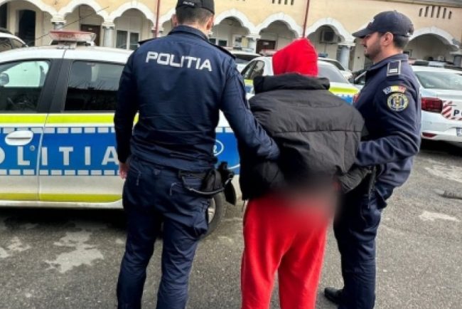 Un barbat urmarit international prins in Craiova pentru trafic de migranti