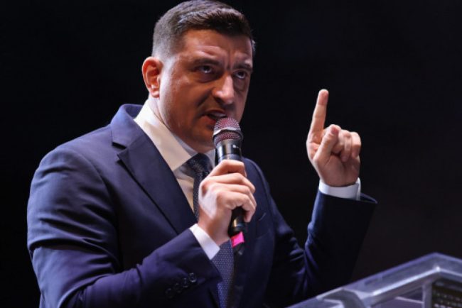 Liderul AUR George Simion despre Calin Georgescu Banuim politie politica