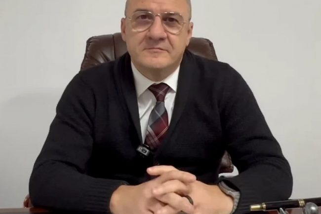 Marius Sponoche managerul Spitalului Cernavoda retinut de DNA pentru mita de 15000 de euro