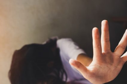 Politista din Bihor judecata pentru sprijinirea unui pedofil brazilian