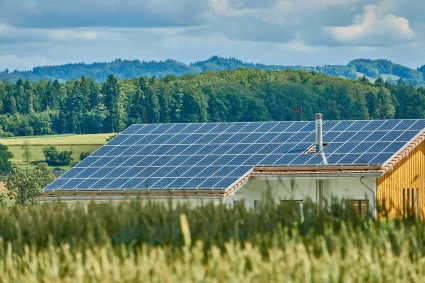 regulile-contestate-În-casa-verde-fotovoltaice:-efectele-asupra-afm,-bnr-Și-trustee-capital-ifn