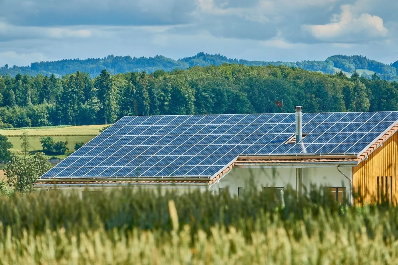 regulile-contestate-În-casa-verde-fotovoltaice:-efectele-asupra-afm,-bnr-Și-trustee-capital-ifn