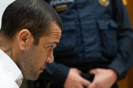 Justitia spaniola anuleaza condamnarea lui Dani Alves pentru viol