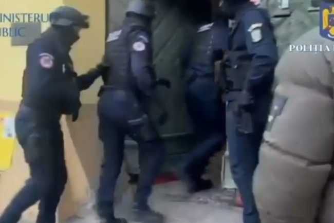 Perchezitii pentru indemnizatii ilegale de crestere a copilului