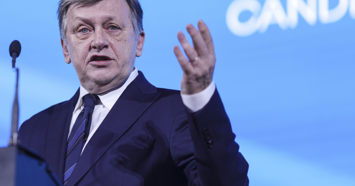 Crin Antonescu propune pensionarea magistratilor la 65 de ani