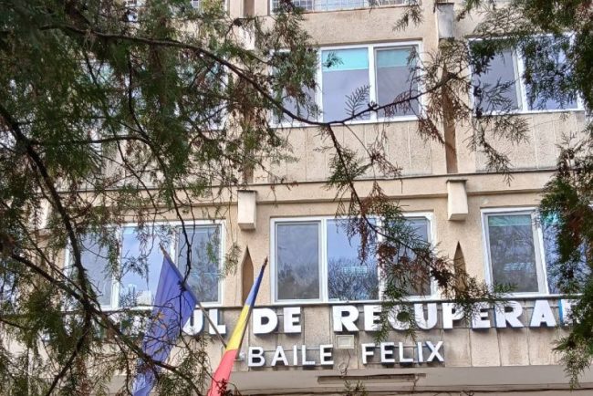 Doi medici de la Baile Felix sub control pentru mita