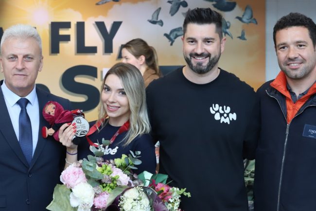 Bernadette Szocs a revenit in tara cu argintul mondial la tenis de masa