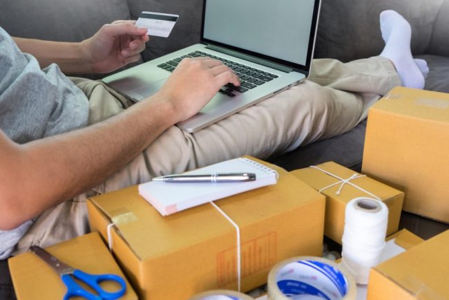 Comisia Europeana vrea sa taxeze cu 2 euro colectele mici