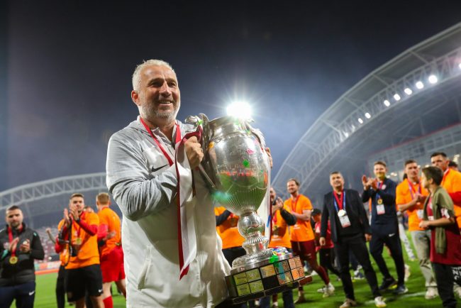 Dan Petrescu nu va fi pe banca la ultimele meciuri