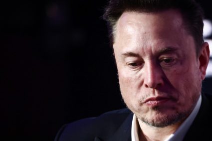 Elon Musk anunta ca va cheltui mai puin pe donaii politic