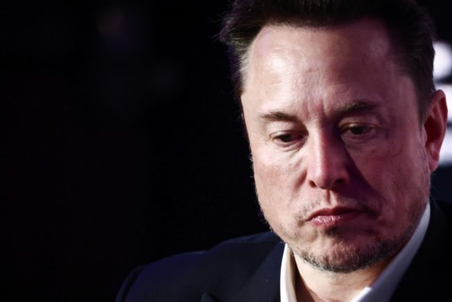 Elon Musk anunta ca va cheltui mai puin pe donaii politic