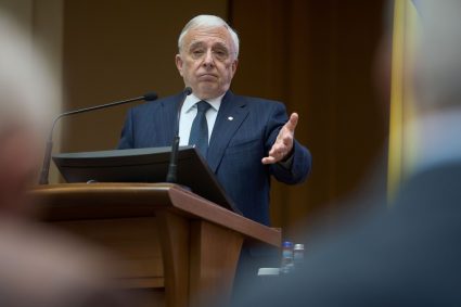 Mugur Izarescu Ne am jucat cu focul ca tara