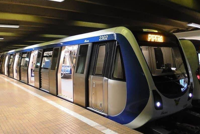 Un barbat de 41 de ani s a sinucis sub tren