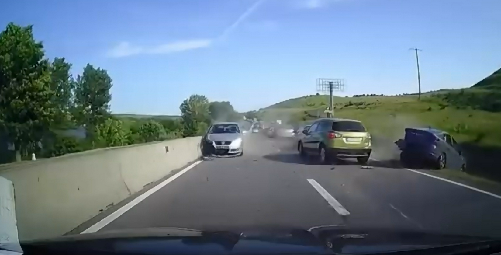 Accident LIVE la Tureni Cluj Soferita intra in colona