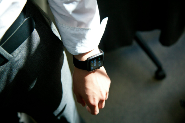 Cluj Candidat agresat de supraveghetor pentru smartwatch