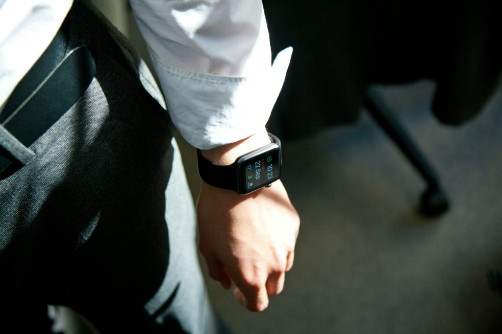 Cluj Candidat agresat de supraveghetor pentru smartwatch