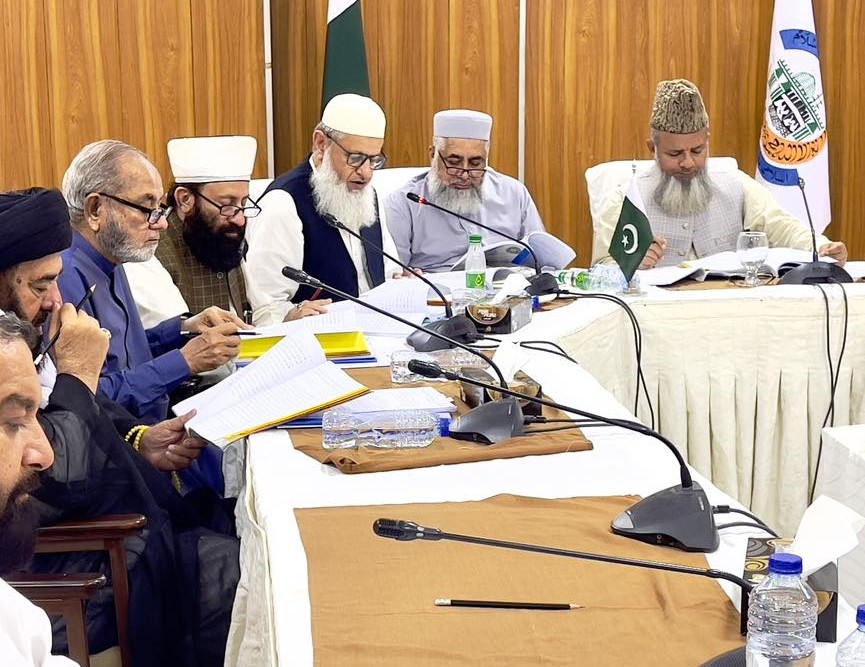 Conflict intre religie si lege in Pakistan liderii religiosi rejecta interzicerea casatoriilor cu minori