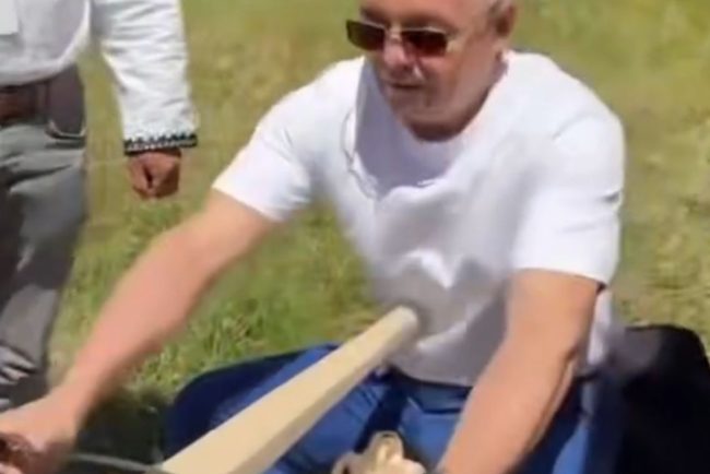 Emil Boc primarul Clujului sculptor talentat VIDEO