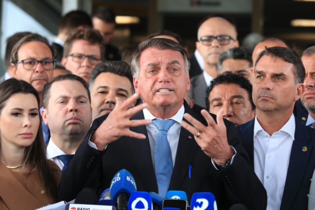Jair Bolsonaro acuzat de spionaj
