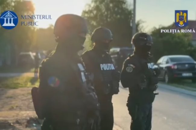Perchezitii in Capitala Arme si mii de cartuse gazite