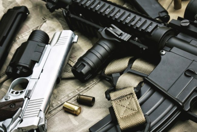 Perchezitii pentru detinuterea ilegala de arme si munitie