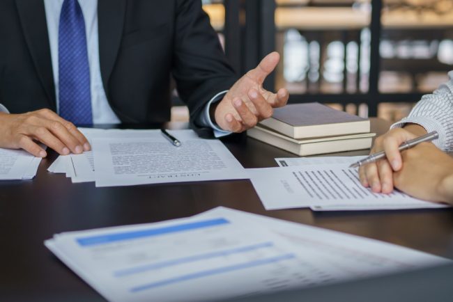 Premiera in Romania Consultanta juridica gratuita disponibila