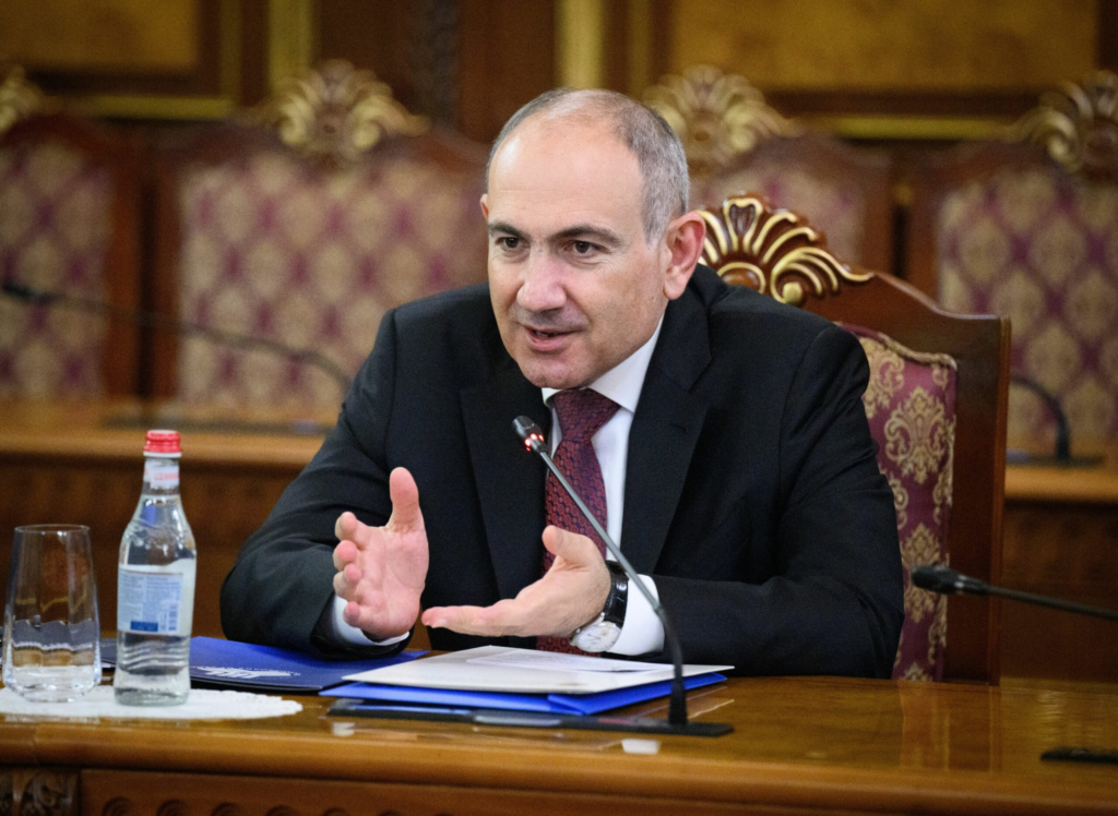 Prim ministrul Armeniei are un conflict cu Biserica