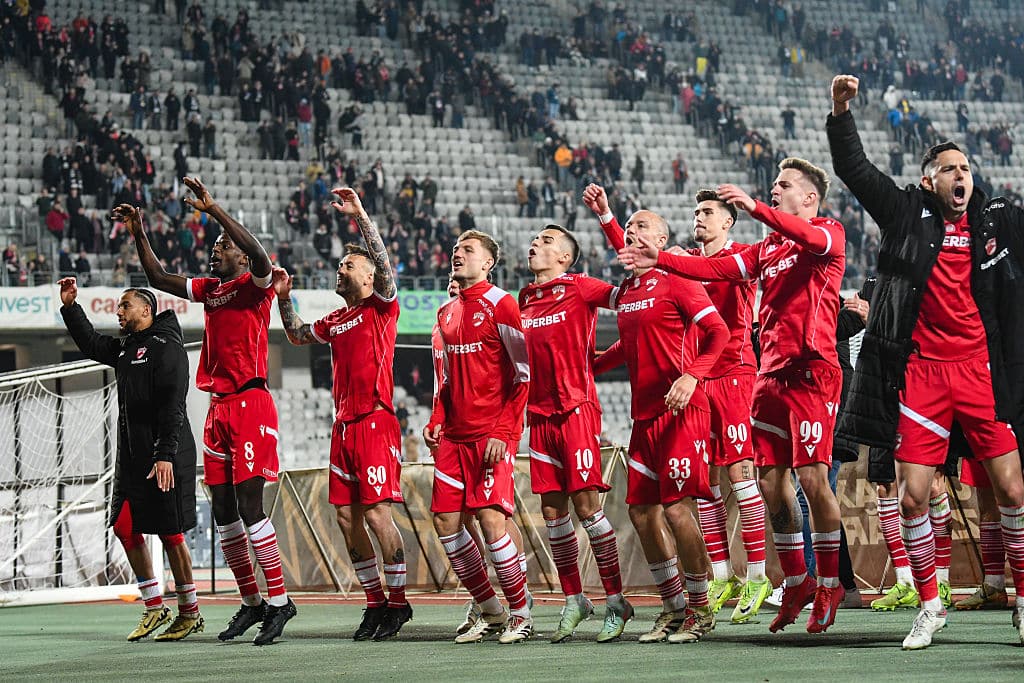 Rasplatit regete zavaleanu parasete dinamo cu o suma mare