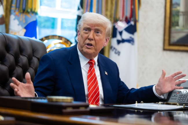 SUA Rezolutie pentru limitarea fortei militare a lui Trump
