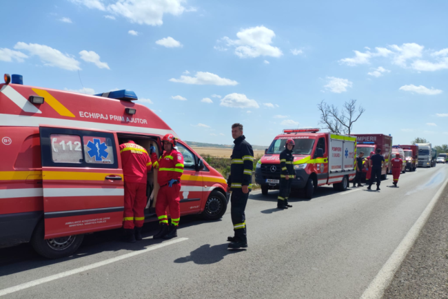 Accident intre microbuze si masina in Bihor