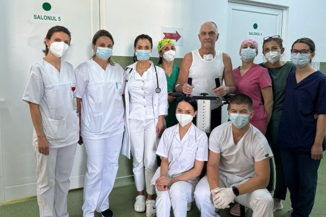 Barbat infectat cu virusul West Nile tratat cu success