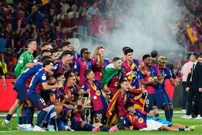 Barcelona accelereaza negocierile pentru Denzel Dumfries