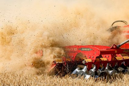 Bruxelles reduce bugetul agricol al UE fermierii protesteaza