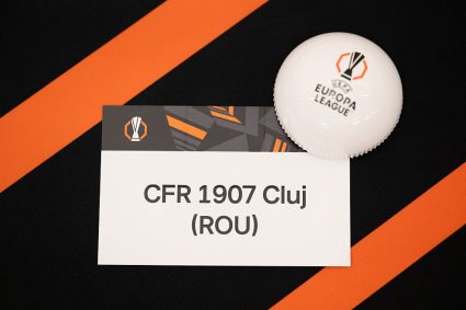 CFR fata in fata cu trecutul Duel intre Petrescu si Iordanescu