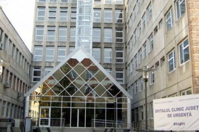 Fosta directoare financiara si seful achizitii trimisi in judecata