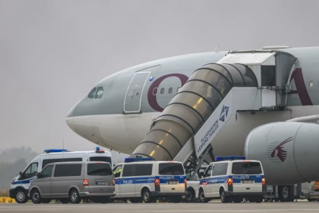 Germania a expulzat 81 de afgani al doilea zbor