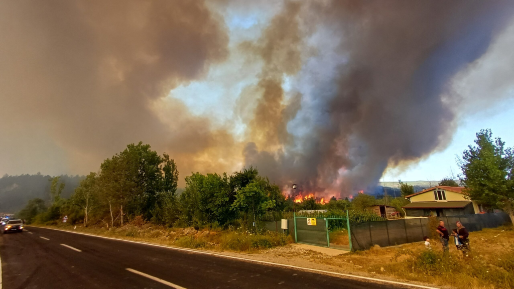 Incendiile de vegetatie ameninta al patrulea oras turcesc