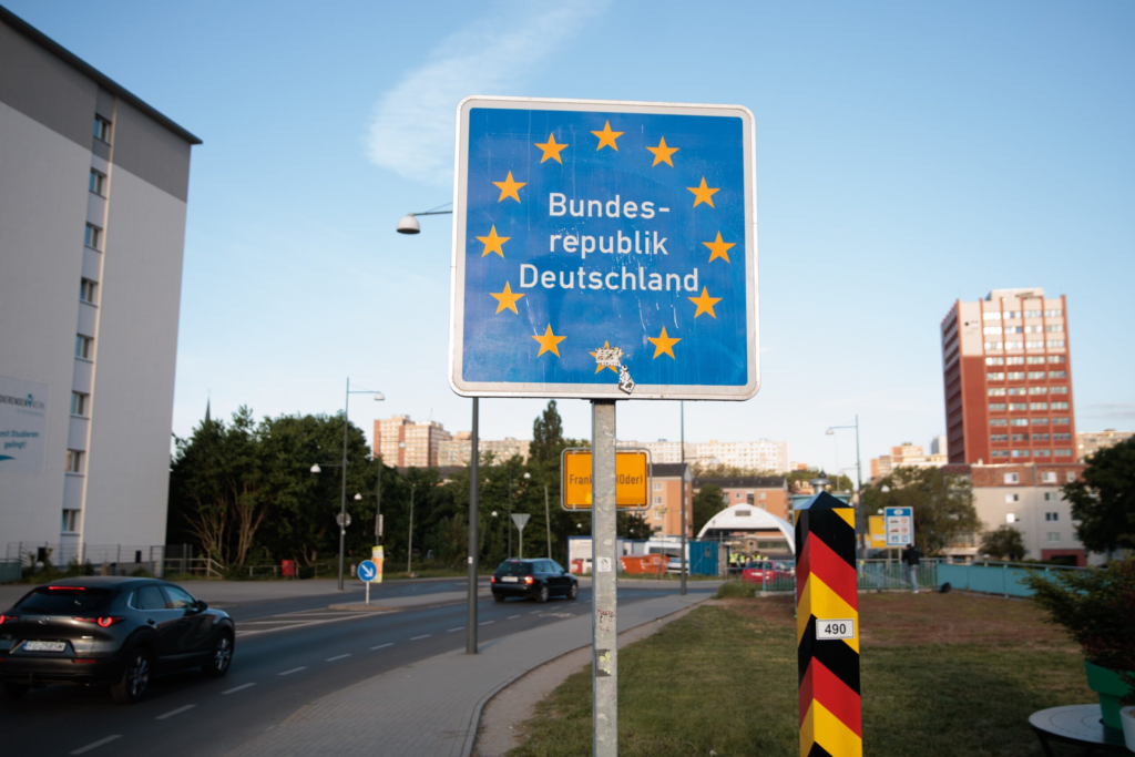 Romania campioana a migratiei in UE 3 1 milioane de romani plecati