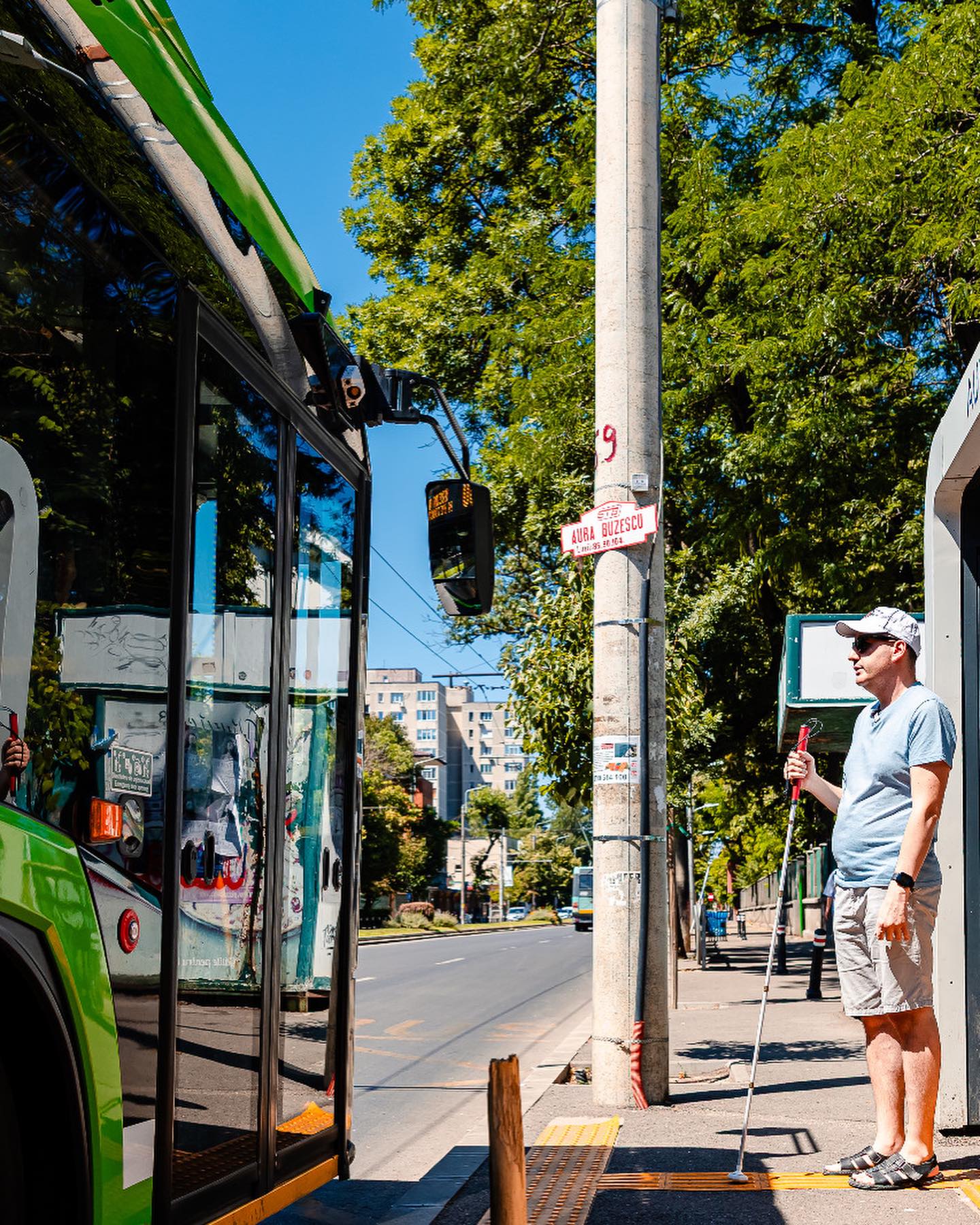 Sistem intelligent pentru nevazatori in transportul public