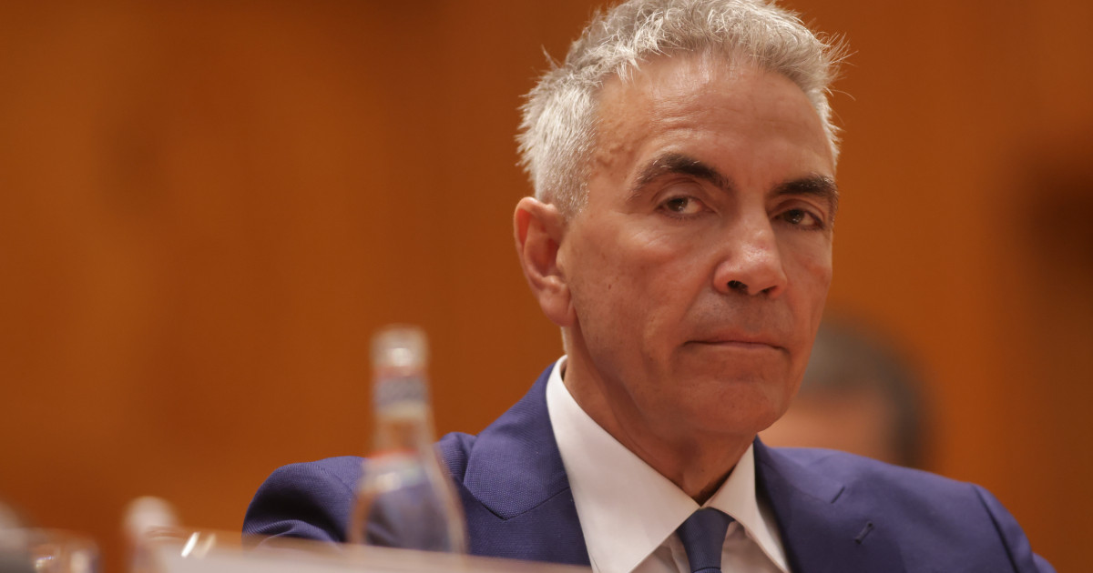 Vicepremierul Drago Anastasiu a platit taxa de protectie pentru firma sa