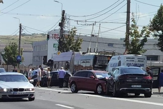 Accident grav langa Aeroportul Cluj Cinci masini implicate