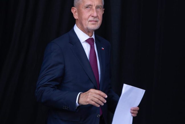 Cehia cere liderului alegerilor Babis sa returneze 200 milioane euro