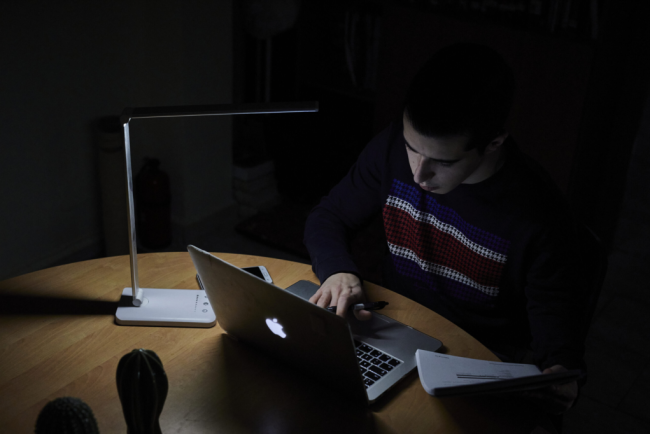 De la Online la OnLife disparitia limitelor tinerilor