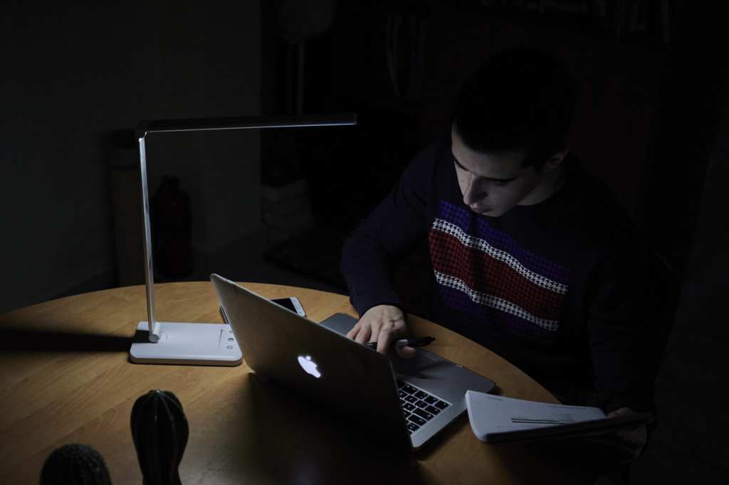 De la Online la OnLife disparitia limitelor tinerilor