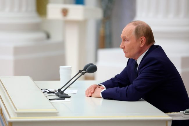 Kremlin Putin cheama liderii rusi inainte de summit cu Trump