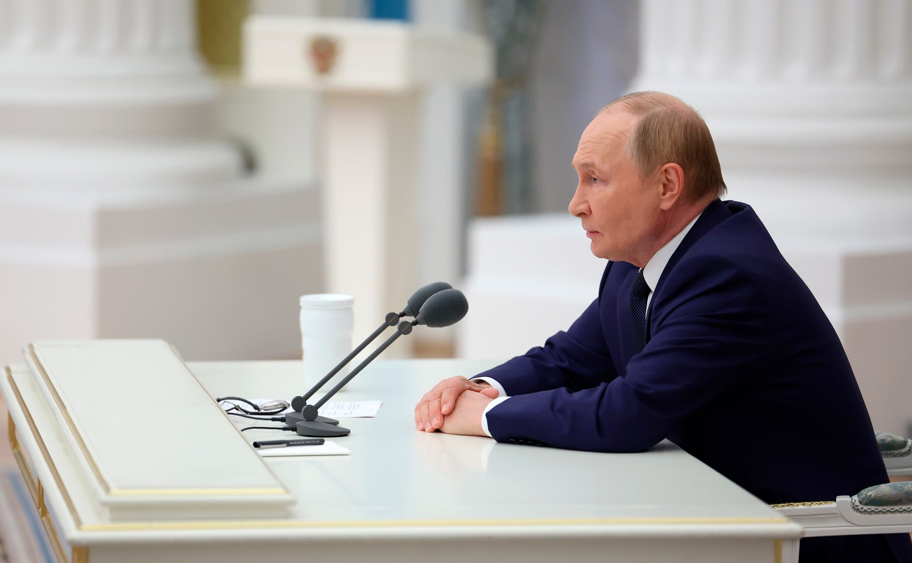 Kremlin Putin cheama liderii rusi inainte de summit cu Trump
