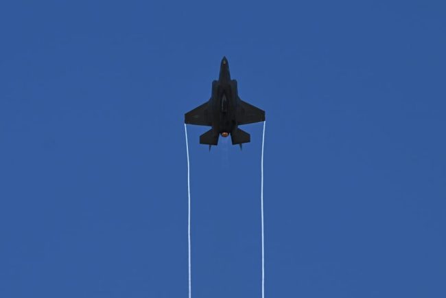 Legislatia elvetiana contesta acordul F 35 dupa taxele lui Trump