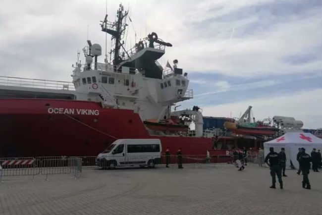 Nava Ocean Viking atacata de garda de coasta libiana