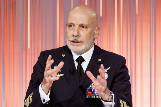 Oficial NATO Prea devreme pentru discutii despre trupele straine in Ucraina